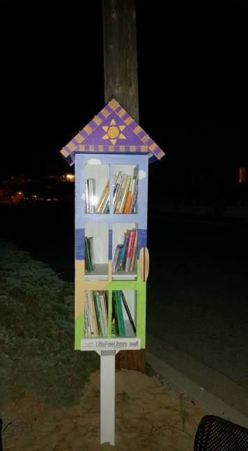 This is my friend's library.